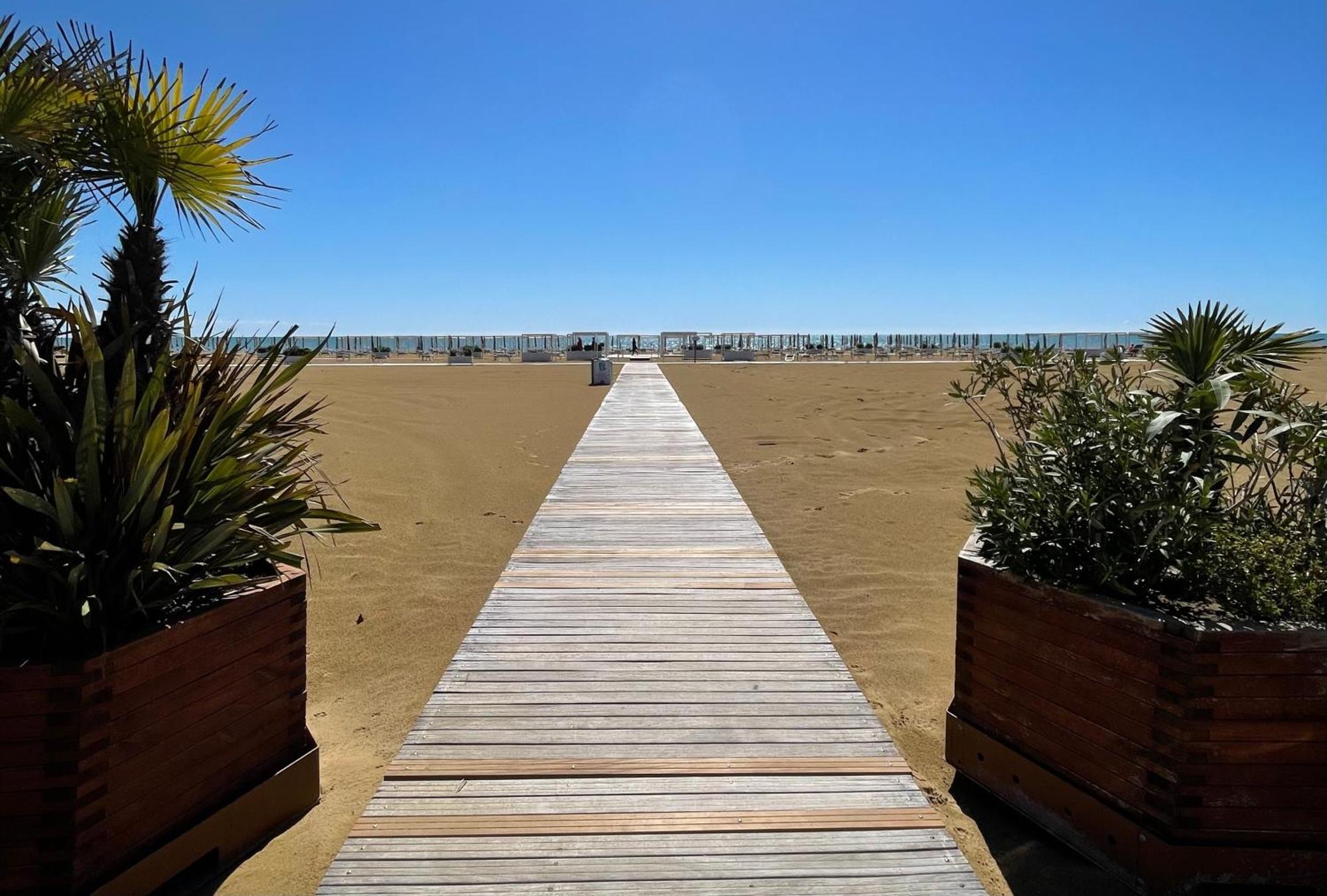 Villa Giorgio 2 Mare E Pineta Bibione Bagian luar foto